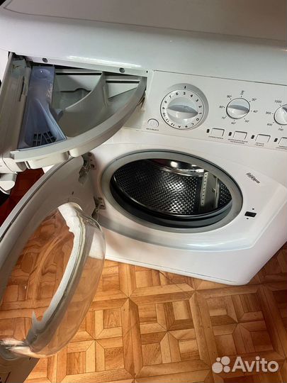Стиральная машина Indesit на запчасти или ремонт