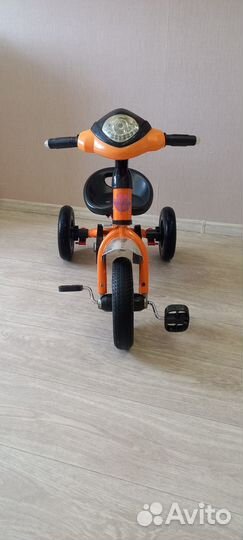 Детский трехколесный велосипед