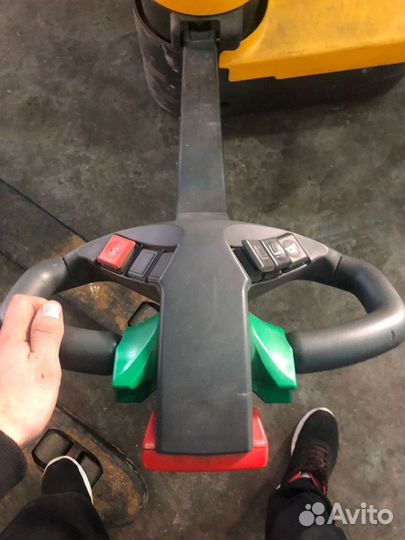 Самоходный штабелер jungheinrich германия