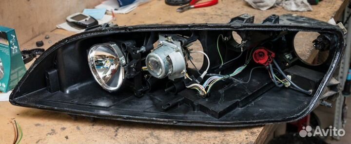 Линза фары ксенон Мазда 6 GG Mazda