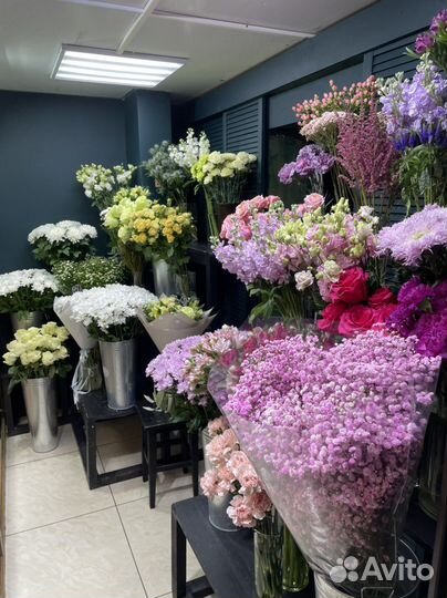 Продам готовый бизнес - салон цветов и подарков