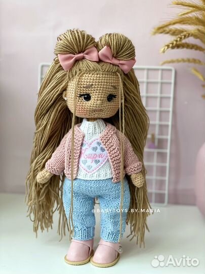 Вязаная кукла ручной работы