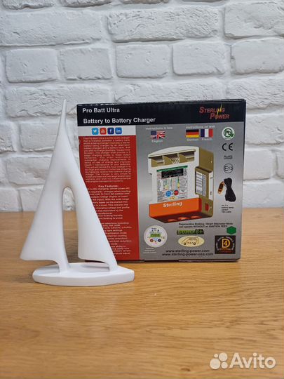 Зарядное устройство Sterling Power BB123670