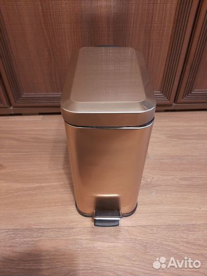 Контейнер для мусора 5л