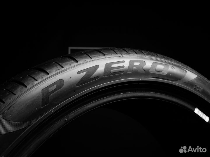 Pirelli P Zero PZ4 255/40 R21 и 285/35 R21 110Y