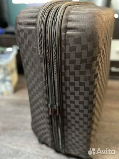 Продам чемодан