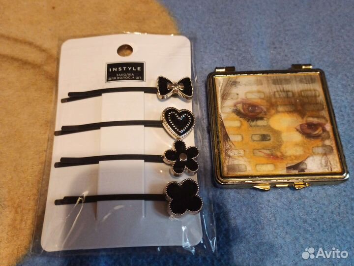 Зеркало и заколки