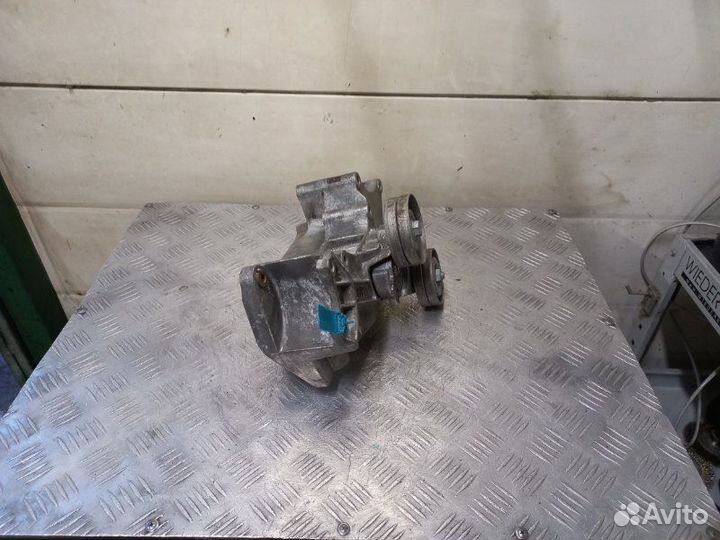 Кронштейн генератора Volkswagen Bora 1.6 ATN