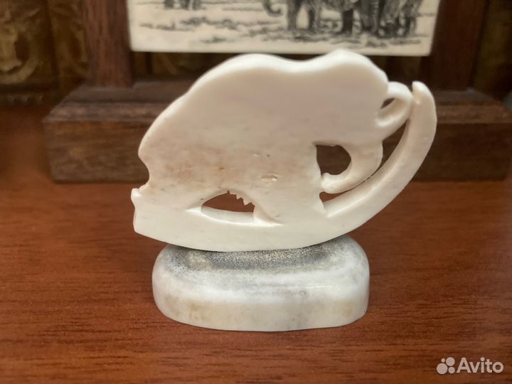 Фигурка мамонта из бивня моржа