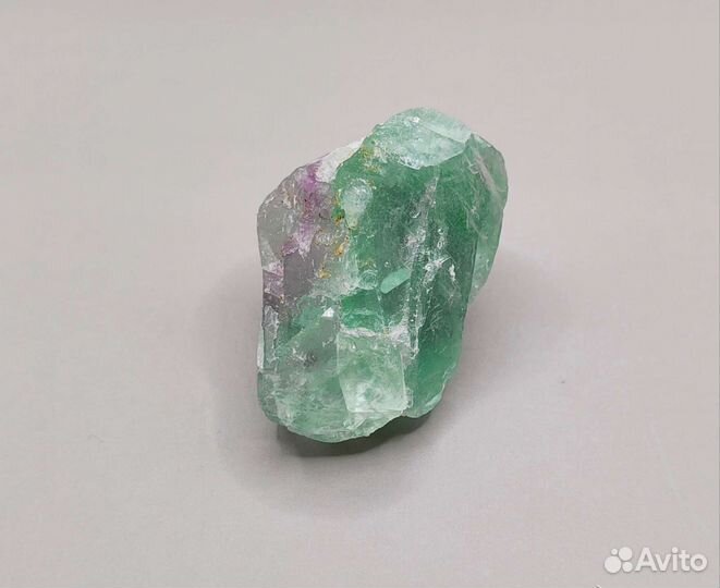 Радужный флюорит (56 г), Китай / Минералы