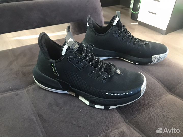 Баскетбольные кроссовки Anta