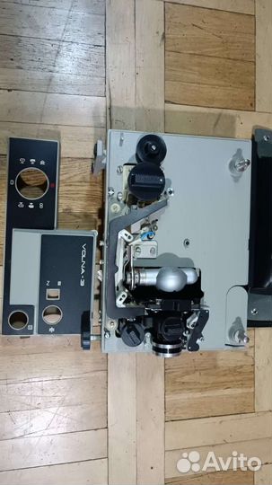 Проектор в кожаном футляре