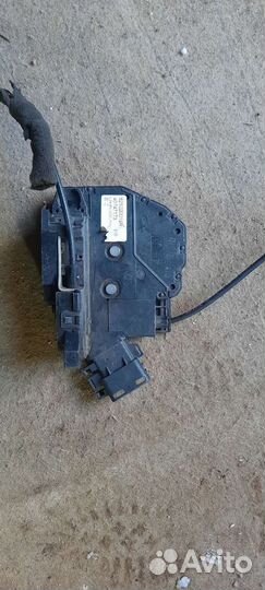 Замок двери задний правый fluence