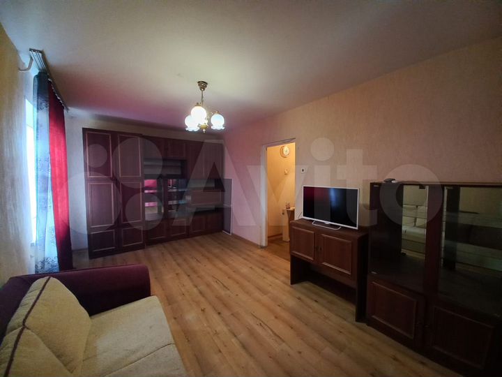 2-к. квартира, 43 м², 8/9 эт.