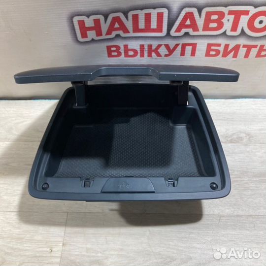 Бардачок Skoda Yeti уневерсал 2011