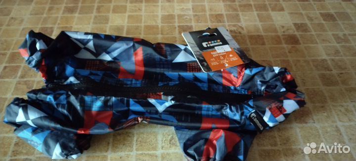 Продам комбинезон-дождевик для собак мелких пород