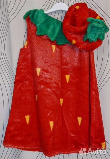 Костюмы новогодние: лисичка и клубничка 122 рост