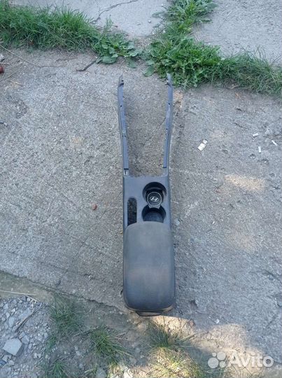 Центральная консоль тоннель Hyundai elantra 3