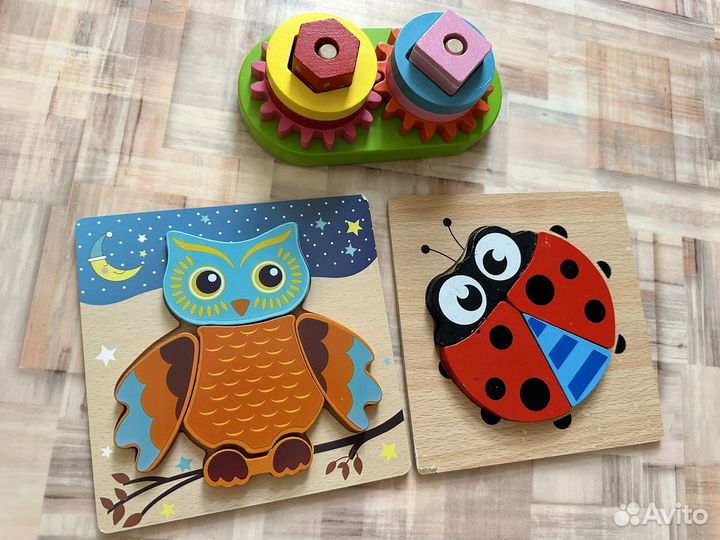 Игрушки и книги для малышей