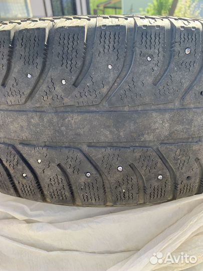 Bridgestone Ice Cruiser 7000 4.5 R16 92