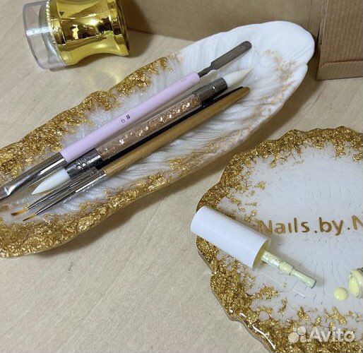 Перо из эпоксидной смолы