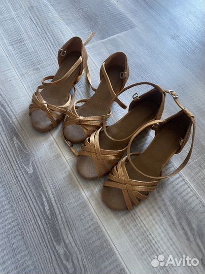 Босоножки для девочки