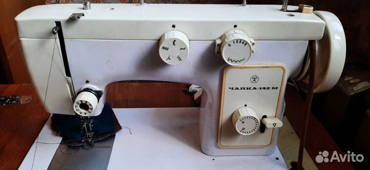 Швейная машина Чайка 142м