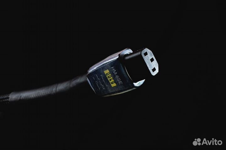 Pyramid HM-6SE потрясающий сетевой кабель