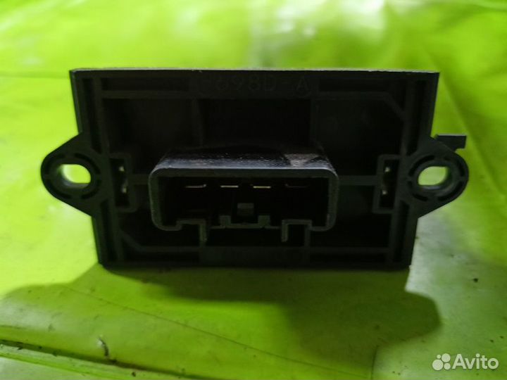 Резистор вентилятора отопителя Nissan Tiida 2013г