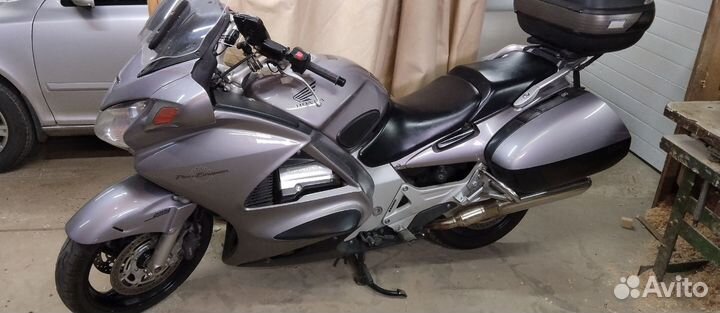 Мотоцикл honda st 1300