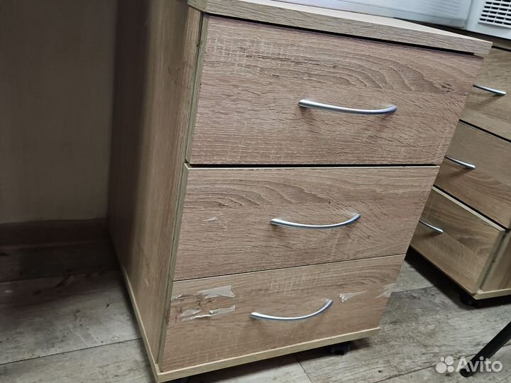 Тумба офисная на 3 ящика