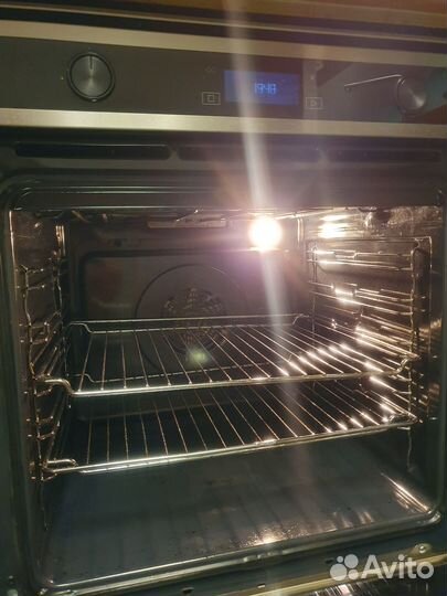 Встраиваемый духовой шкаф Whirpool (Италия)