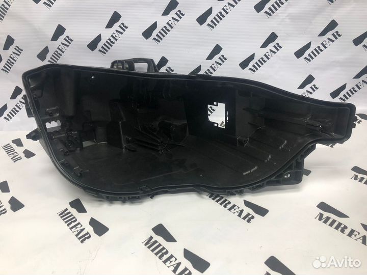 Правый корпус фары Volvo XC60 2017-2022 Full LED