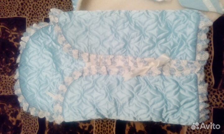 Конверт зимний на овчине, комплект, в дар одежда