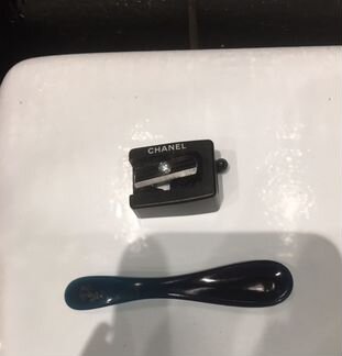 Точилка Chanel и лопаточка Lancôme, новые