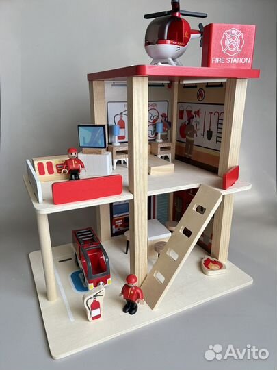 Пожарная станция игрушка