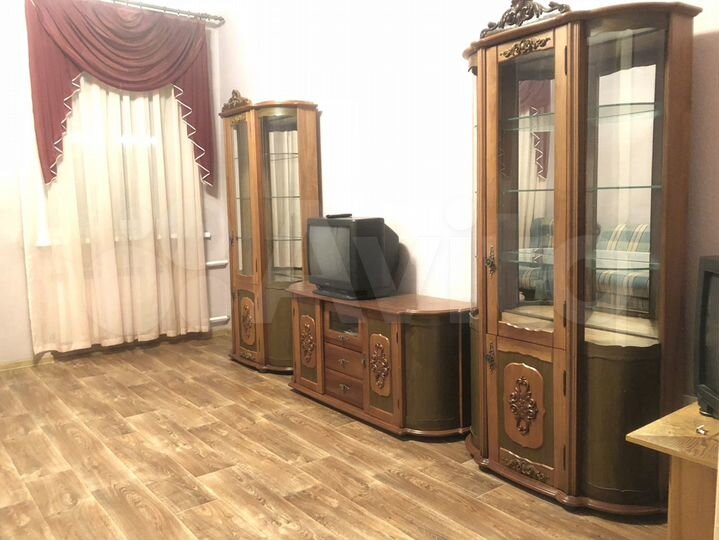 4-к. квартира, 89 м², 1/3 эт.