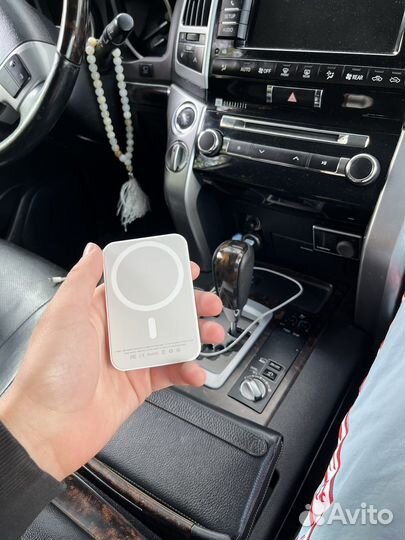 Внешний аккумулятор MagSafe Apple