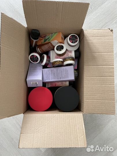 Набор косметики для лица и тела