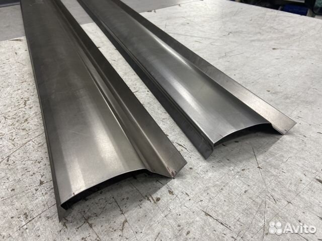 Volkswagen Touareg пороги + усилители комплект