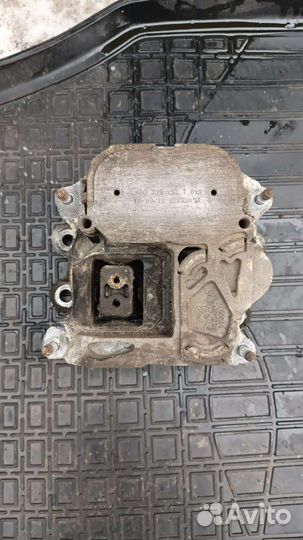 Опора АКПП Audi A7 3.0tfsi