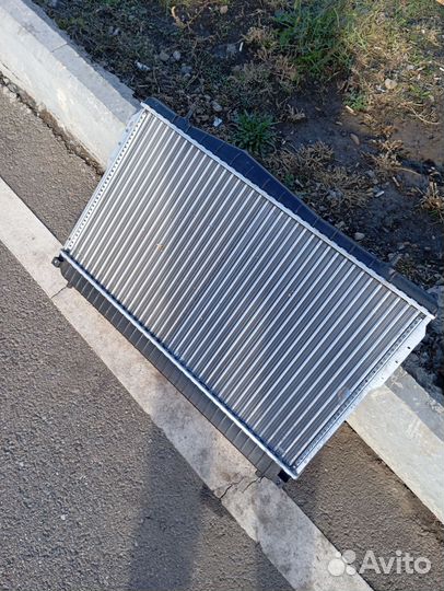 Радиатор охлаждения Шевроле Лачетти