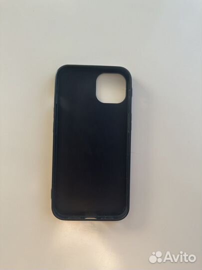 Чехол на айфон 13
