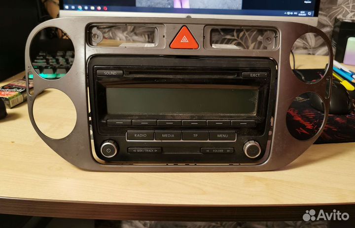 Штатная магнитола на volkswagen tiguan