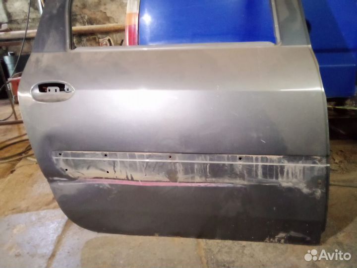 Дверь ларгус 2021г