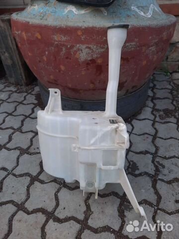 Продаю оригинальный бачек обывателя тойота камри