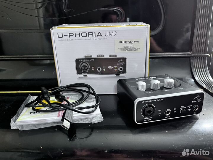 Звуковая карта behringer um2