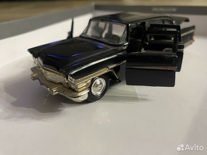 Модель автомобиля газ-13 чайка СССР