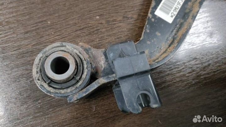 Рычаг подвески верхний задний Skoda Octavia II