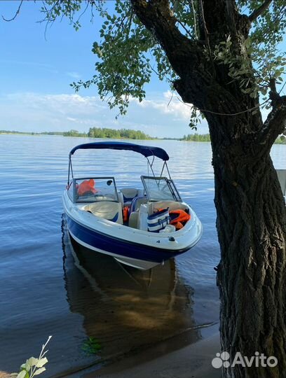 Прогулки на катере по волге